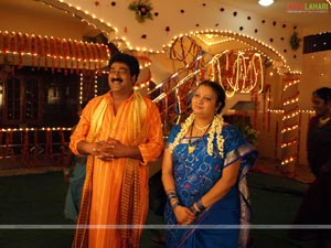 Raghubabu, Shivaji Raja, Madhuvan, Harshini, Rakhi, Geeta Singh