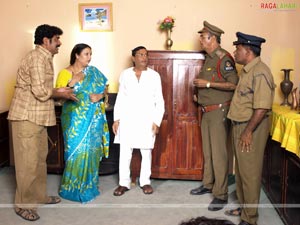 Raghubabu, Shivaji Raja, Madhuvan, Harshini, Rakhi, Geeta Singh