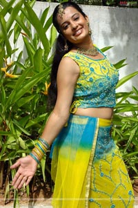 Roopa Kaur at Oka Ammayi Oka Abbayi Muhurat