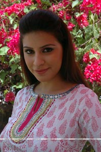 Karishma Kotak Photo Gallery from Glamour